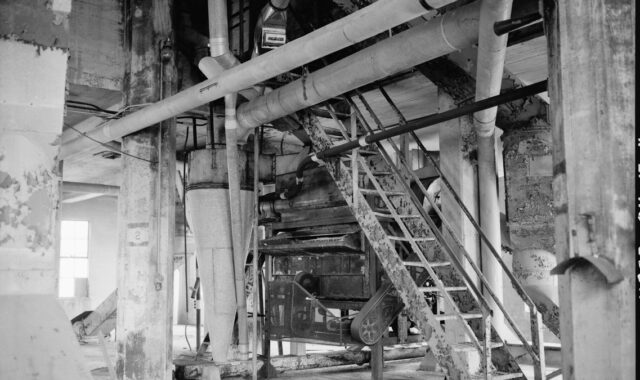 Real 工业设备 photo for How Changeover Time Affects Industrial Equipment Decisions