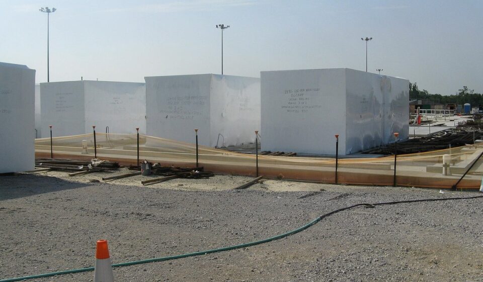 Real 工业设备 photo for Material Compatibility Checks for Process Equipment