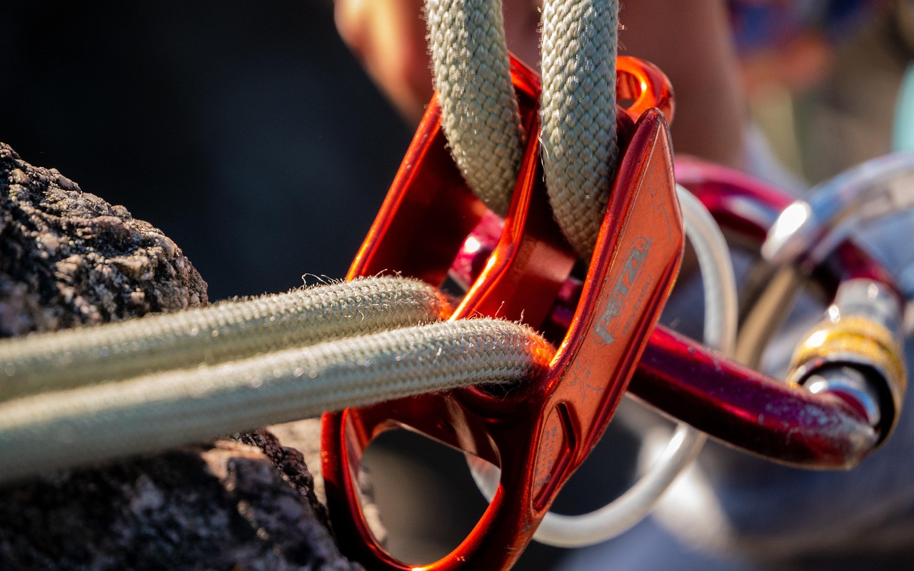 carabiner, climbing equipment, safety equipment, climbing carabiner, mountain climbing, mountaineering, carabiner, carabiner, carabiner, carabiner, carabiner, climbing equipment, climbing equipment, climbing equipment, climbing equipment, climbing equipment, safety equipment, safety equipment, mountain climbing, mountain climbing, mountain climbing