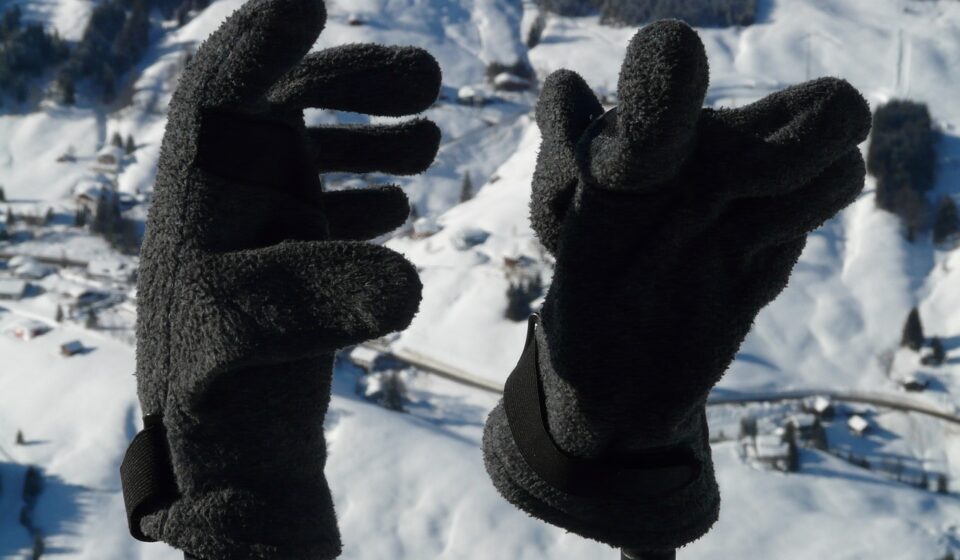 gloves, winter, clothing, cold, hand, protection, flow, material, warming