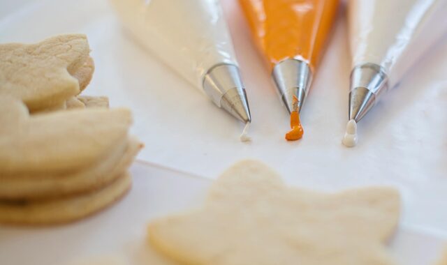 cookie decorating, royal icing, piping tips, piping bags, decoration, sweets, cookie decorating, cookie decorating, cookie decorating, cookie decorating, cookie decorating, royal icing, royal icing, piping bags, piping bags