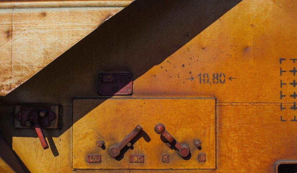 abandoned factory, contrast, factory, grungy, rust, rusted
