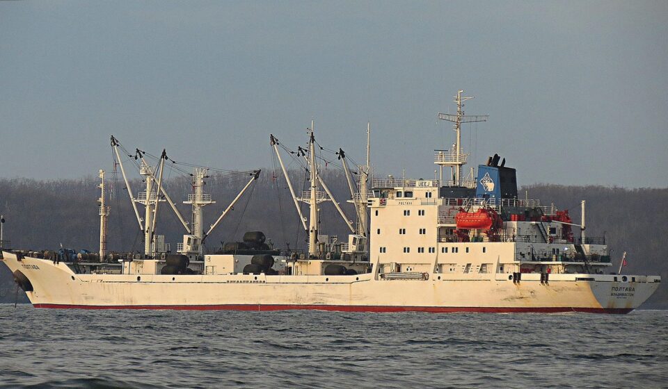 dry cargo ship, bulk carrier, trawler, vessel, transport, logistics, delivery, ship